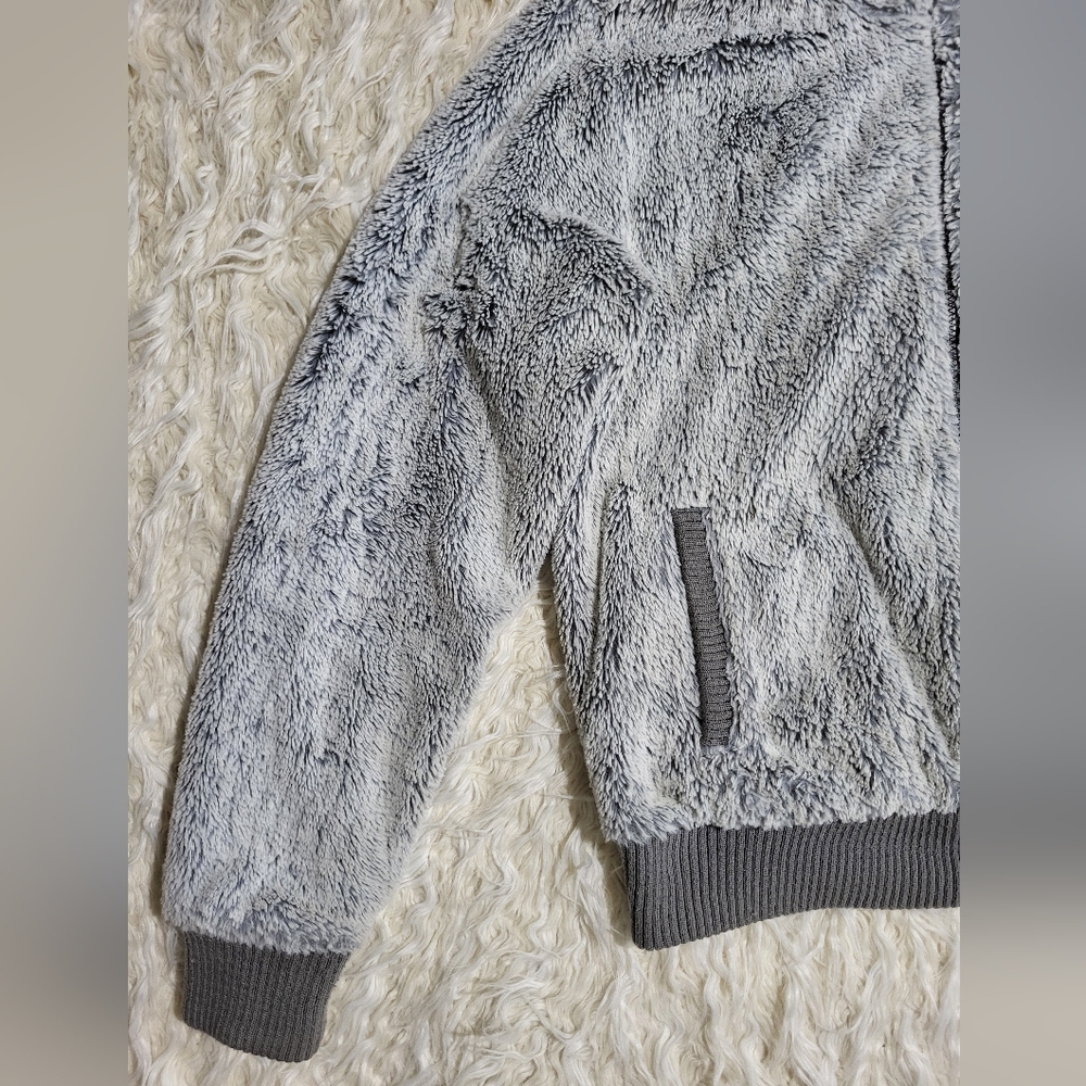Patagonia Grey Women's Long Sleeve Full Zip Up Faux Fur Sweater Jacket Medium - Picture 3 of 9